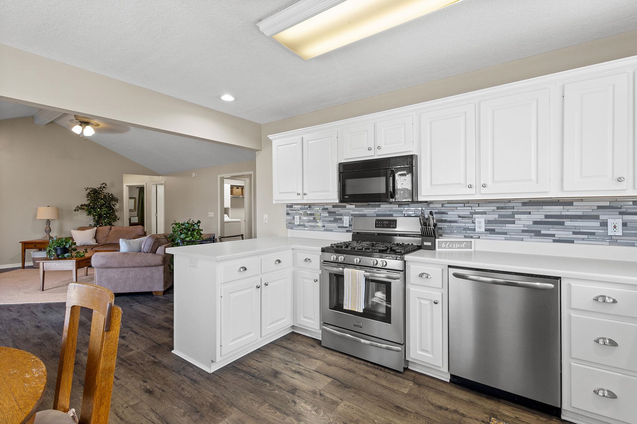 8915 Goshawk Lane Fort Wayne, IN 46825 - Photo 12 of 34