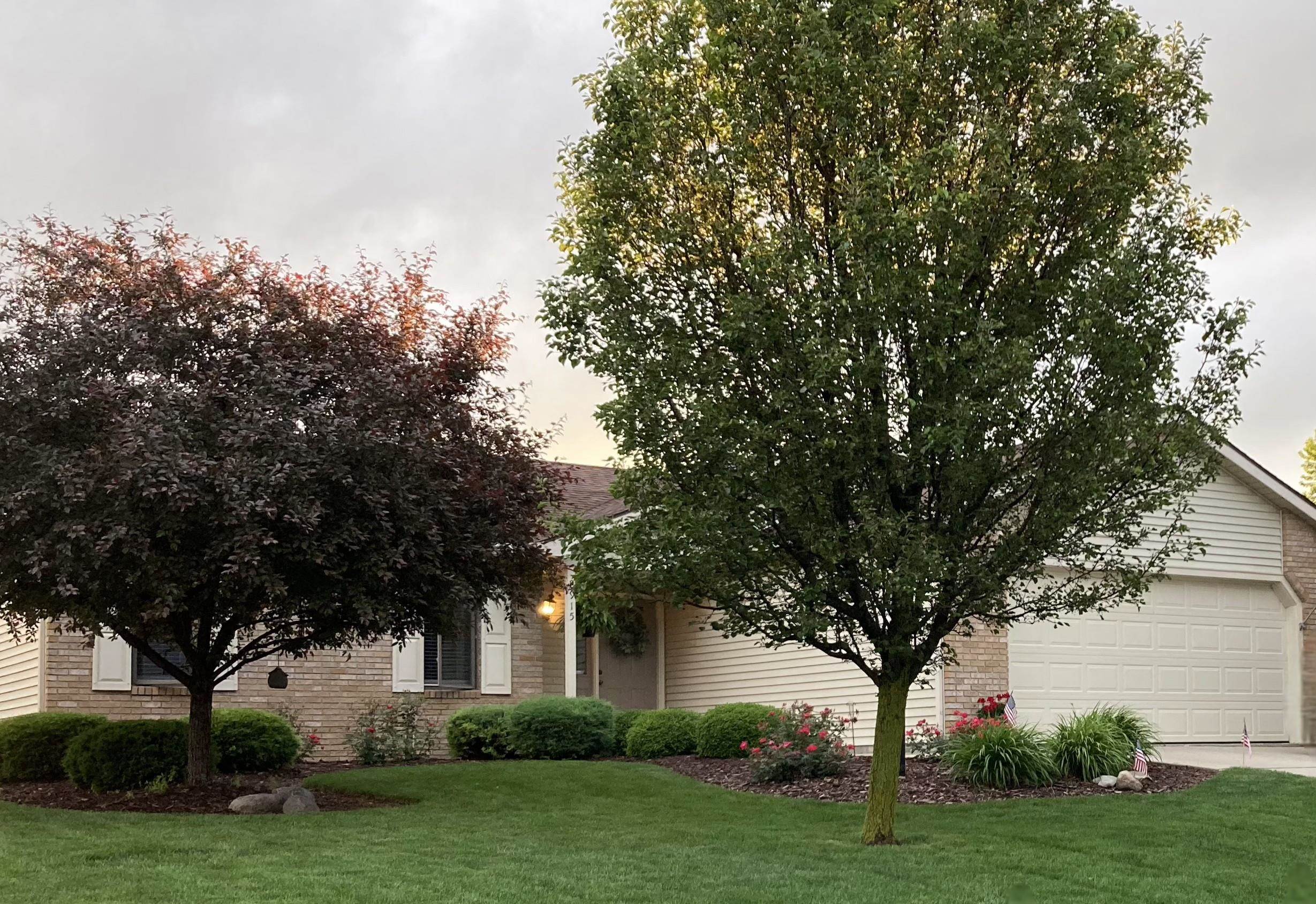 8915 Goshawk Lane Fort Wayne, IN 46825 - Photo 3 of 34