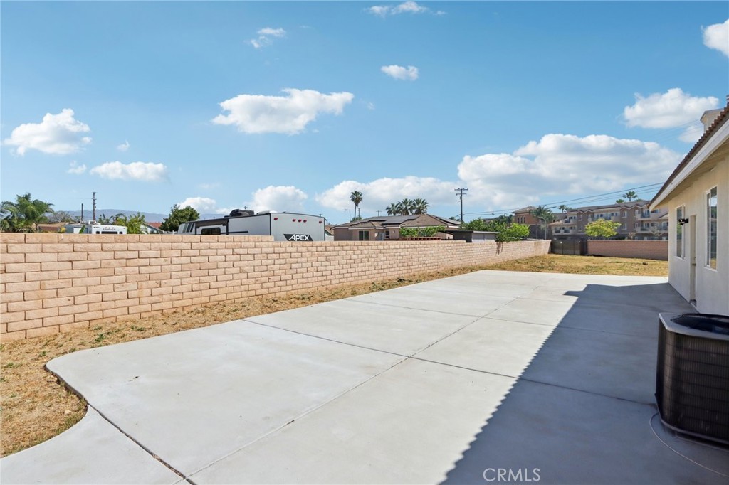 548 Bloomington Avenue Rialto, CA 92376 - Photo 21 of 24