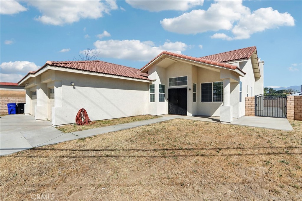 548 Bloomington Avenue Rialto, CA 92376 - Photo 3 of 24