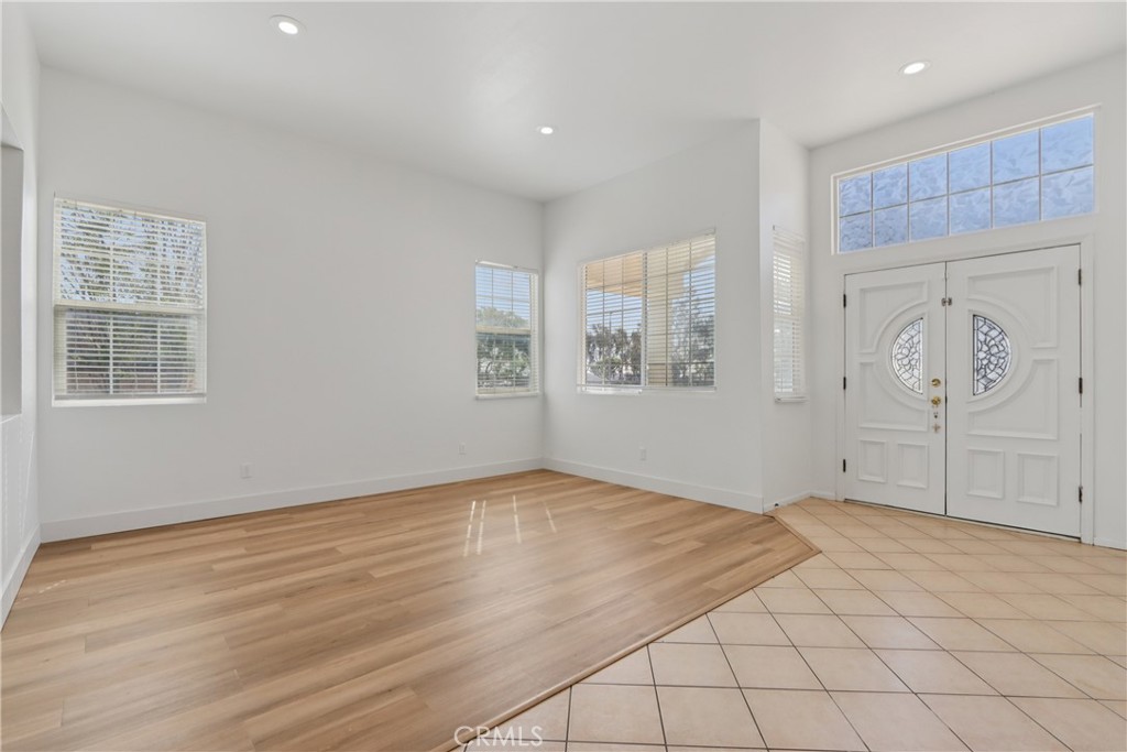 548 Bloomington Avenue Rialto, CA 92376 - Photo 5 of 24