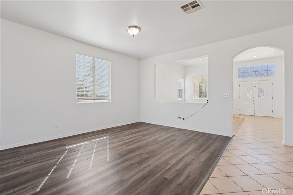 548 Bloomington Avenue Rialto, CA 92376 - Photo 9 of 24