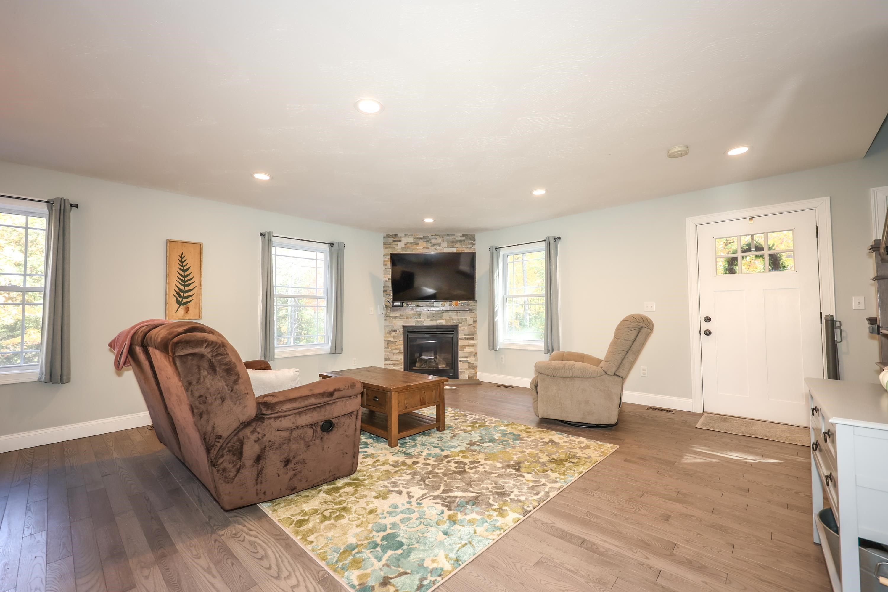 725 Rte 13 Milford, NH 03055 - Photo 3 of 29