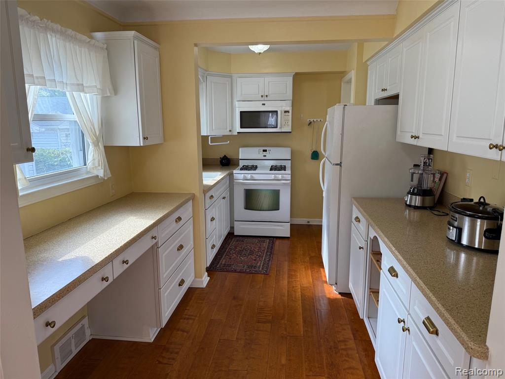 8060 Standard Street Center Line, MI 48015 - Photo 12 of 28 Gallery Image 12
