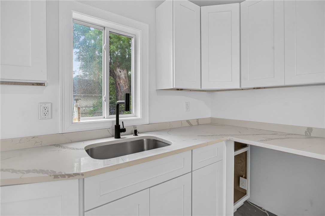 68 Uncas Street Warwick, RI 02889 - Photo 14 of 43
