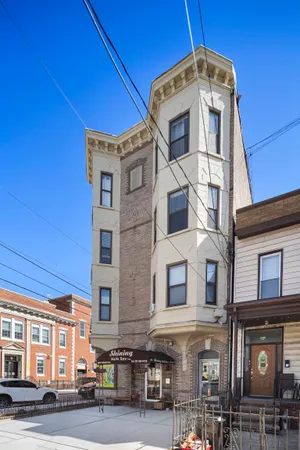$2,499 | 2614 Palisade Avenue, Unit 1A, Weehawken, NJ 07086