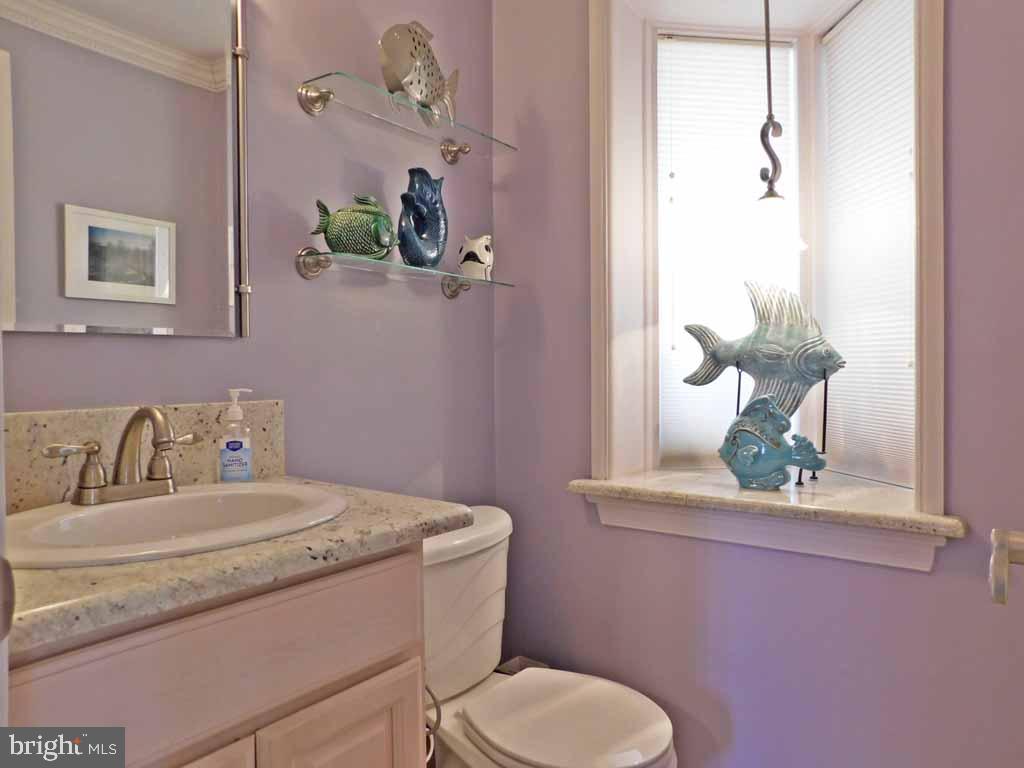 123 Signal Hill Road Holland, PA 18966 - Photo 14 of 38 Powder Room