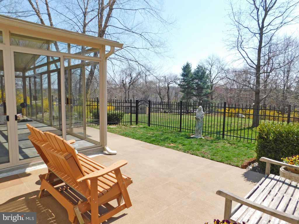 123 Signal Hill Road Holland, PA 18966 - Photo 35 of 38 Fenced in Patio