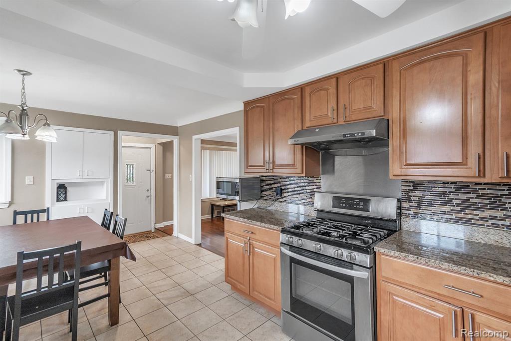 27087 Jean Road Warren, MI 48093 - Photo 13 of 36