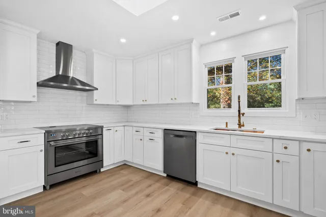 $1,199,900 | 1016 Evergreen Road, Yardley, PA 19067