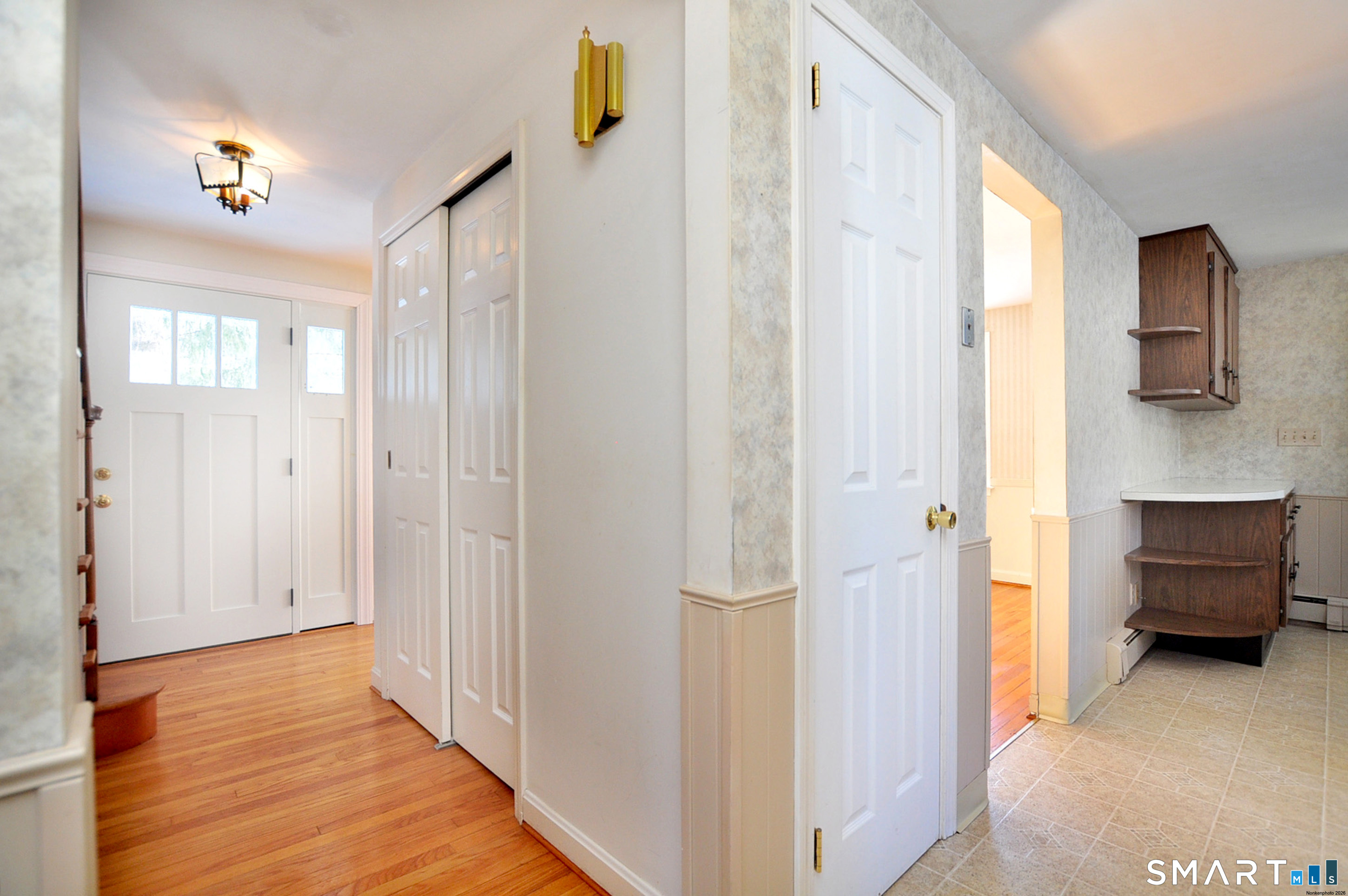 85 Lydall Street Manchester, CT 06042 - Photo 12 of 36