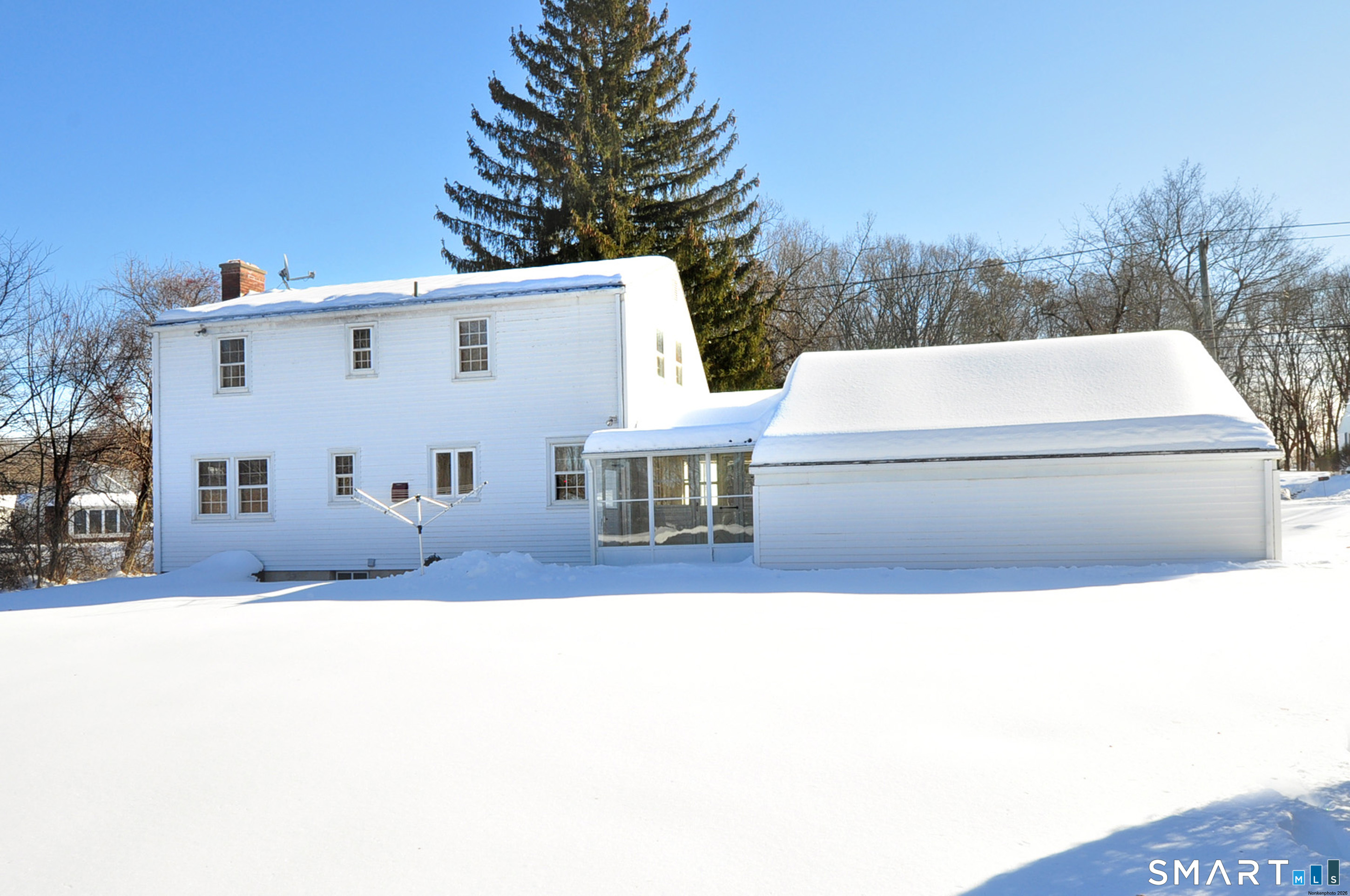 85 Lydall Street Manchester, CT 06042 - Photo 4 of 36