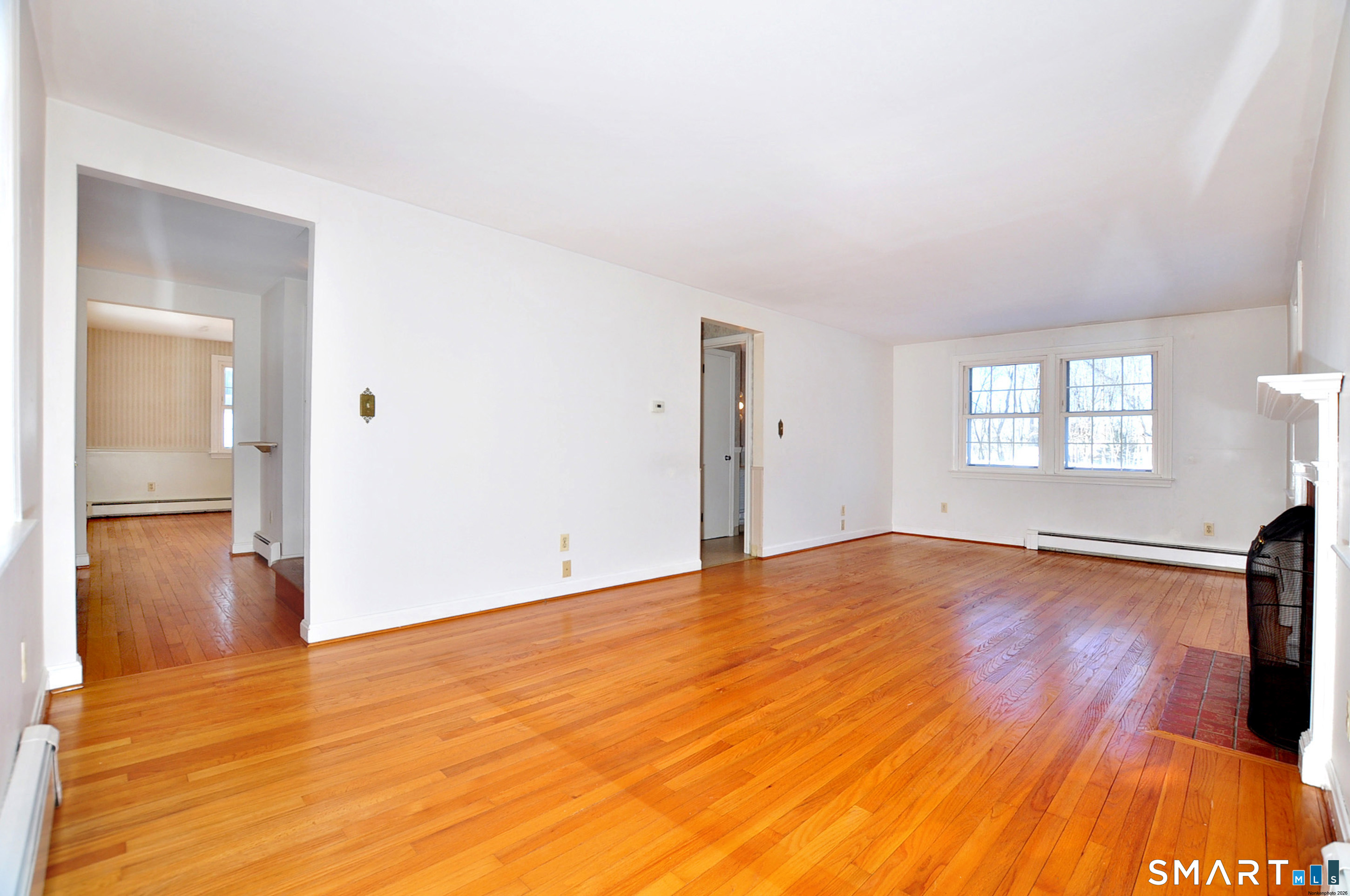 85 Lydall Street Manchester, CT 06042 - Photo 5 of 36