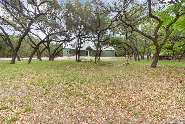 $925,000 | 792 Alamo Beach Road, Pipe Creek, TX 78063