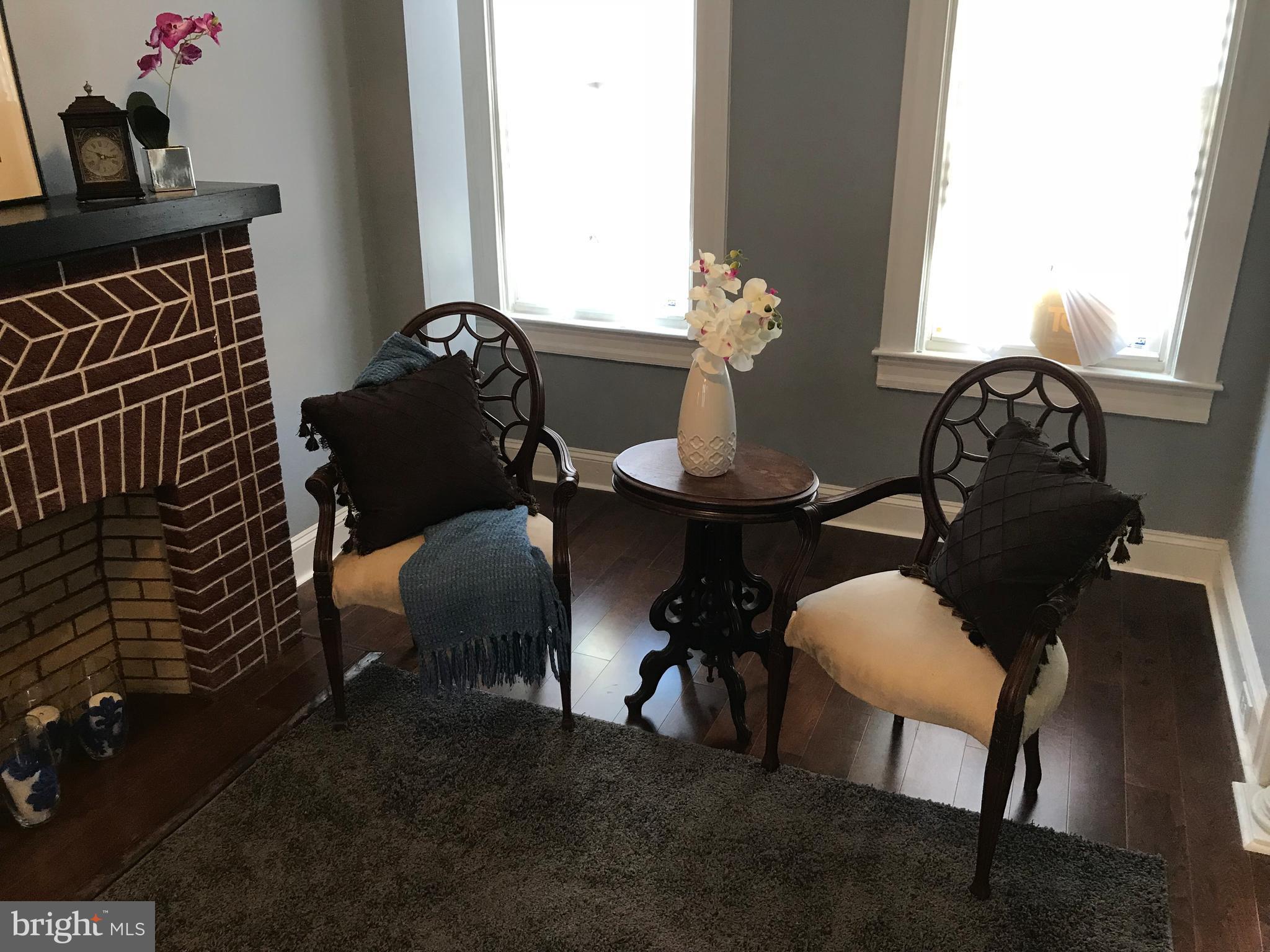103 South Tremont Road Baltimore, MD 21229 - Photo 2 of 20 Living Room