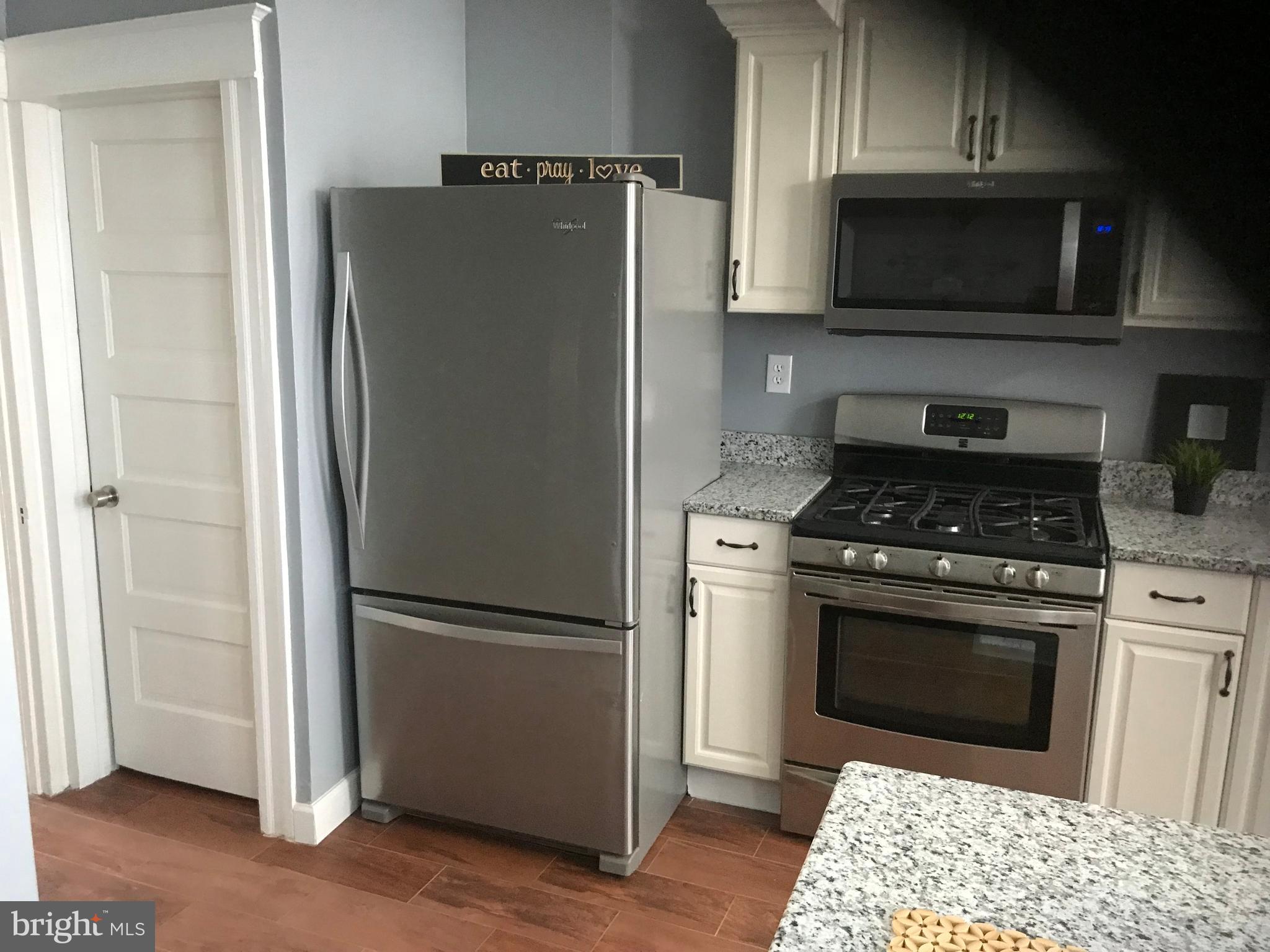 103 South Tremont Road Baltimore, MD 21229 - Photo 8 of 20 Kitchen