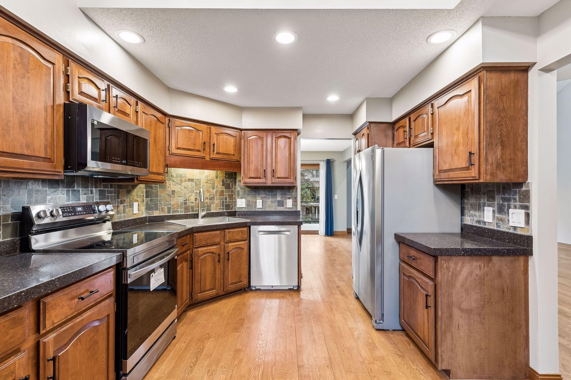 7476 Cahill Road Edina, MN 55439 - Photo 7 of 53