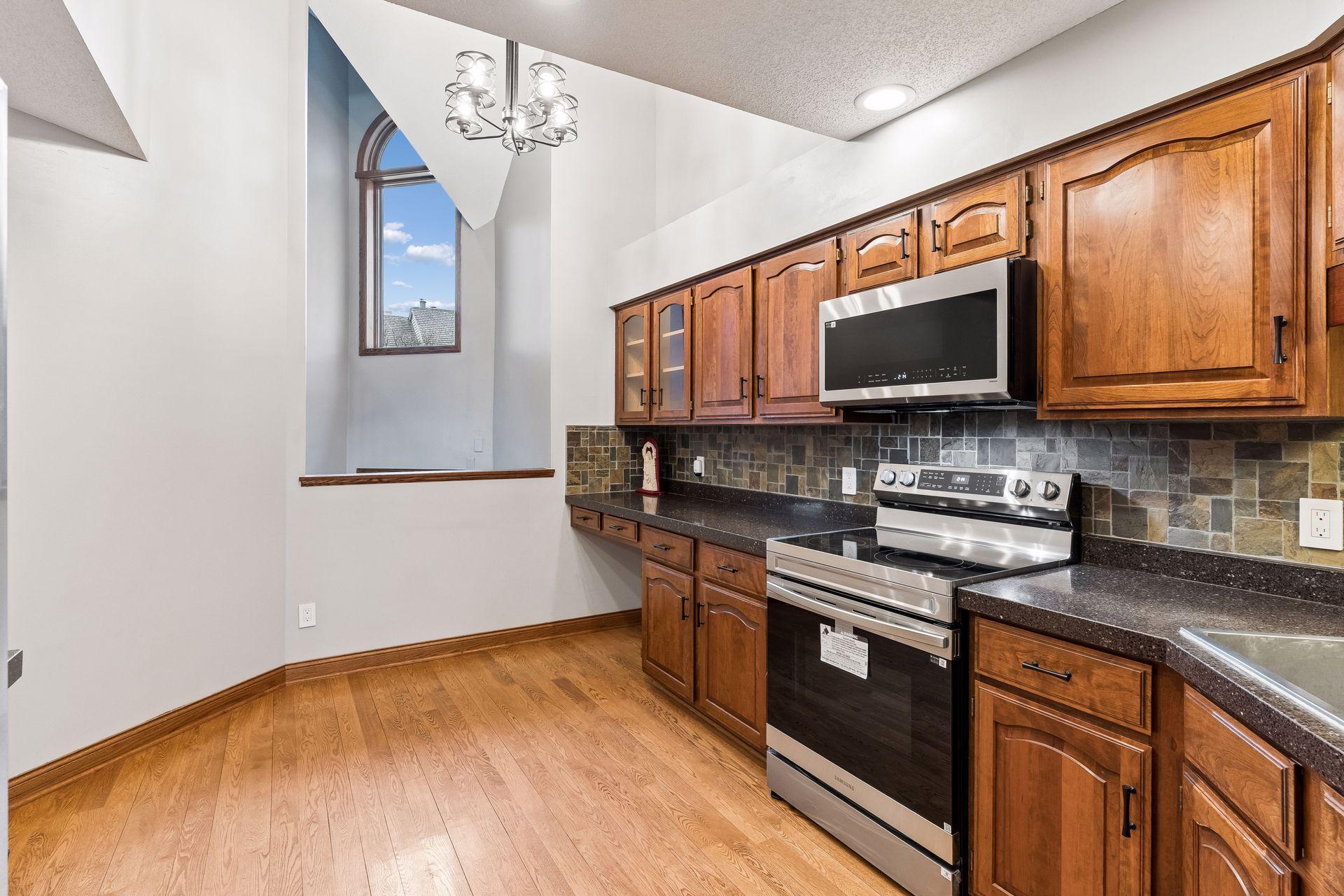 7476 Cahill Road Edina, MN 55439 - Photo 8 of 53