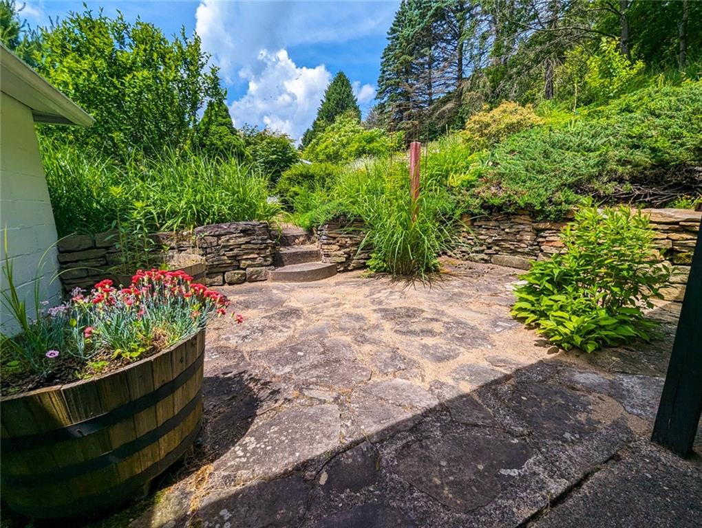 107 Staff Road Slippery Rock, PA 16057 - Photo 8 of 23