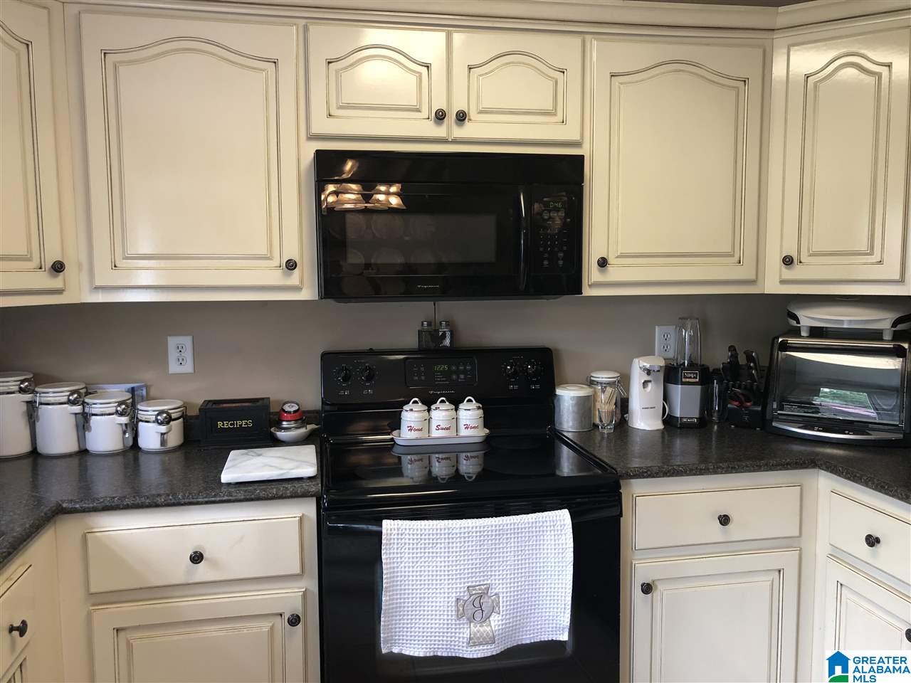 2029 Armstrong Loop Road Hayden, AL 35079 - Photo 2 of 13 Gallery Image 2