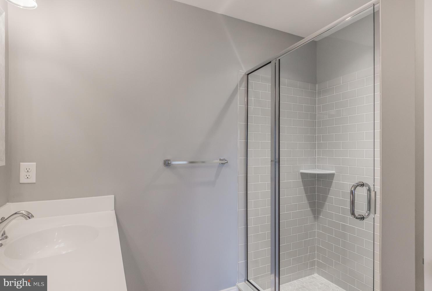 11501 Maplewood Drive Ridgely, MD 21660 - Photo 14 of 27 Master shower