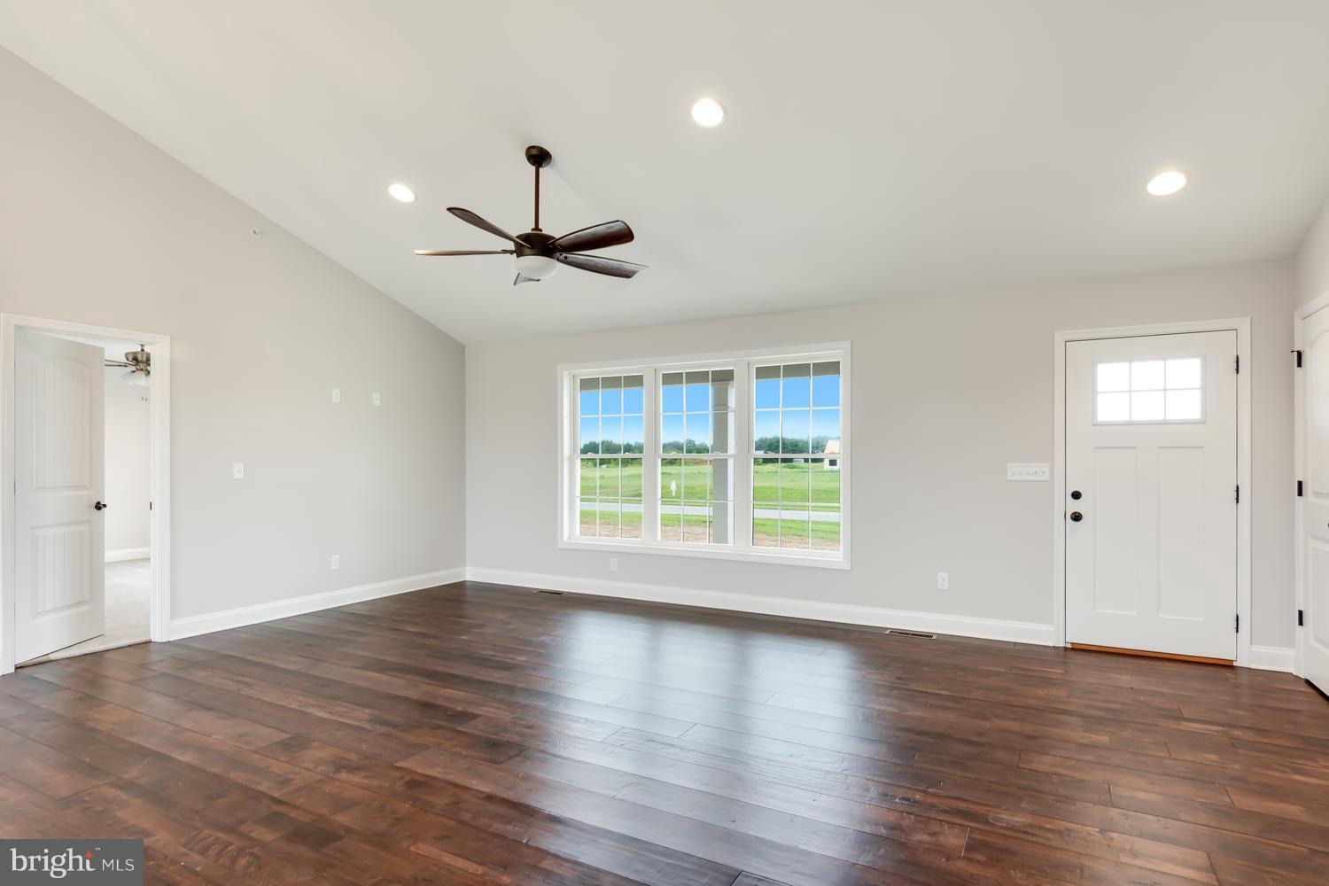 11501 Maplewood Drive Ridgely, MD 21660 - Photo 10 of 27 Living Room