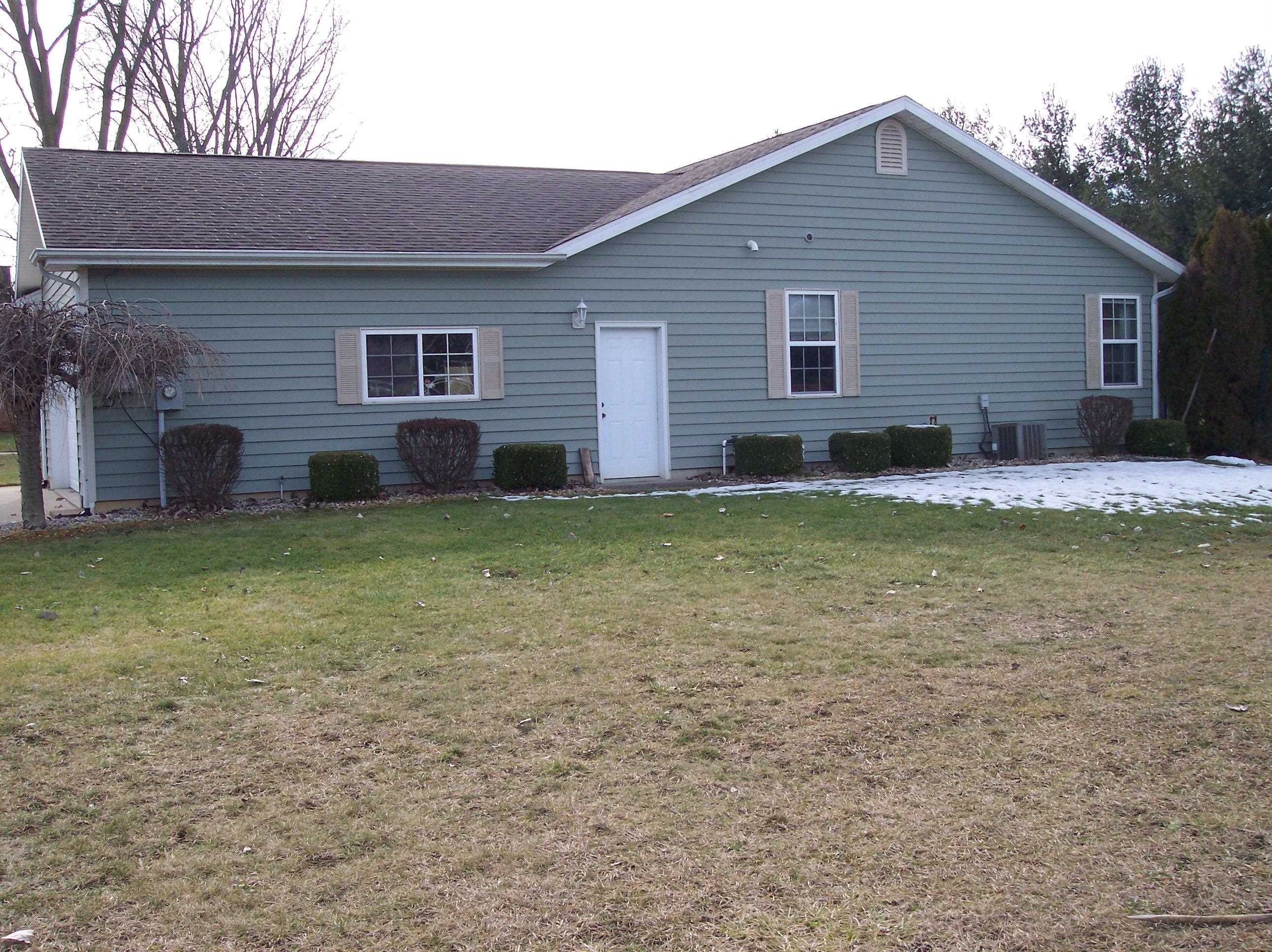 1026 Country Club Road Warsaw, IN 46580 - Photo 4 of 23 Gallery Image 4