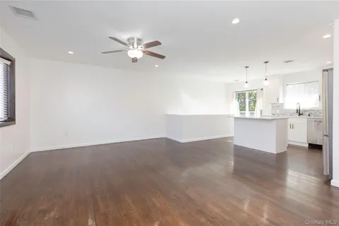 $649,000 | 10 Sharon Drive, East Patchogue, NY 11772