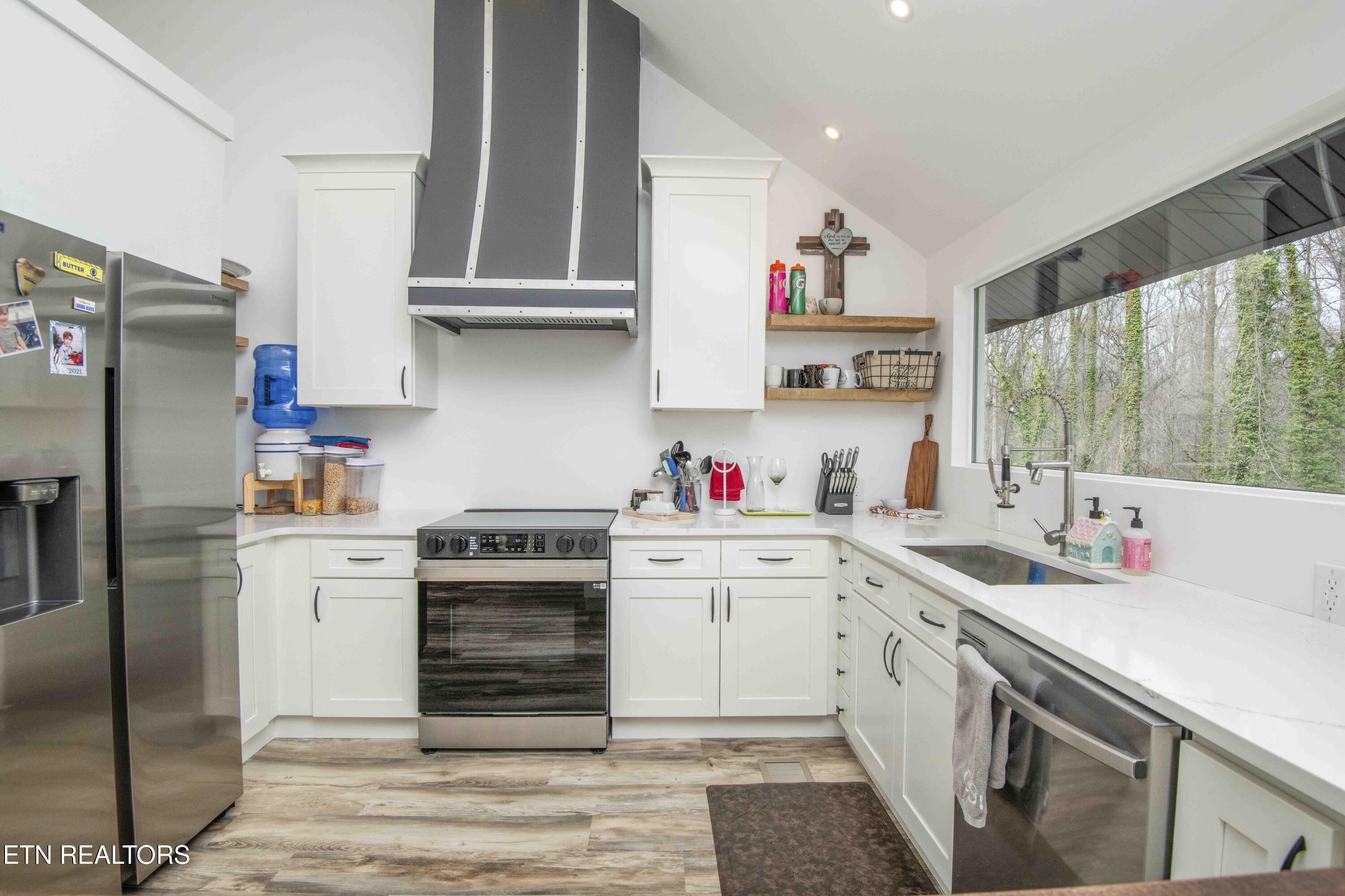 127 Ridge Lane Clinton, TN 37716 - Photo 11 of 50 kitchen 3_1