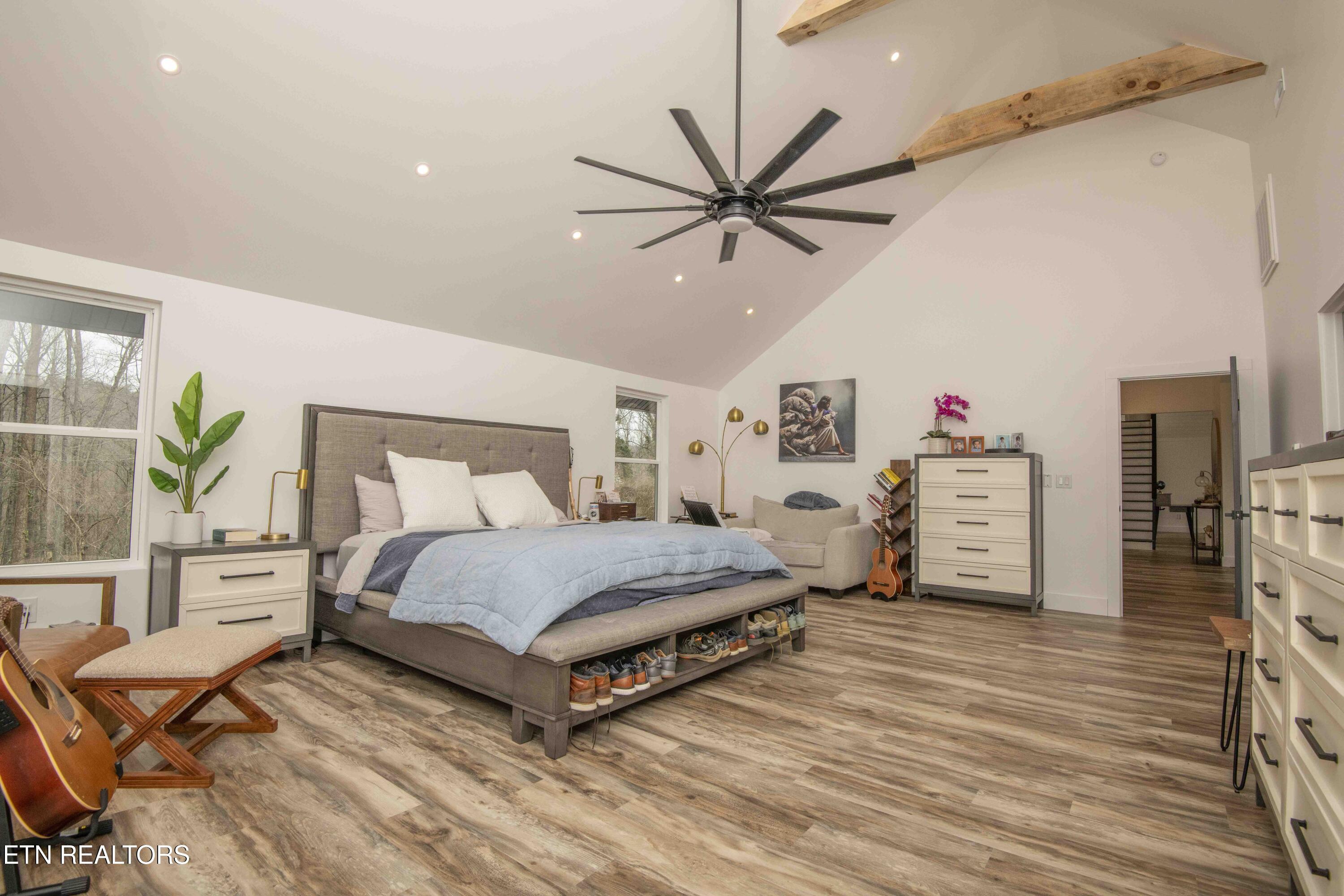 127 Ridge Lane Clinton, TN 37716 - Photo 16 of 50 master bed 2_1