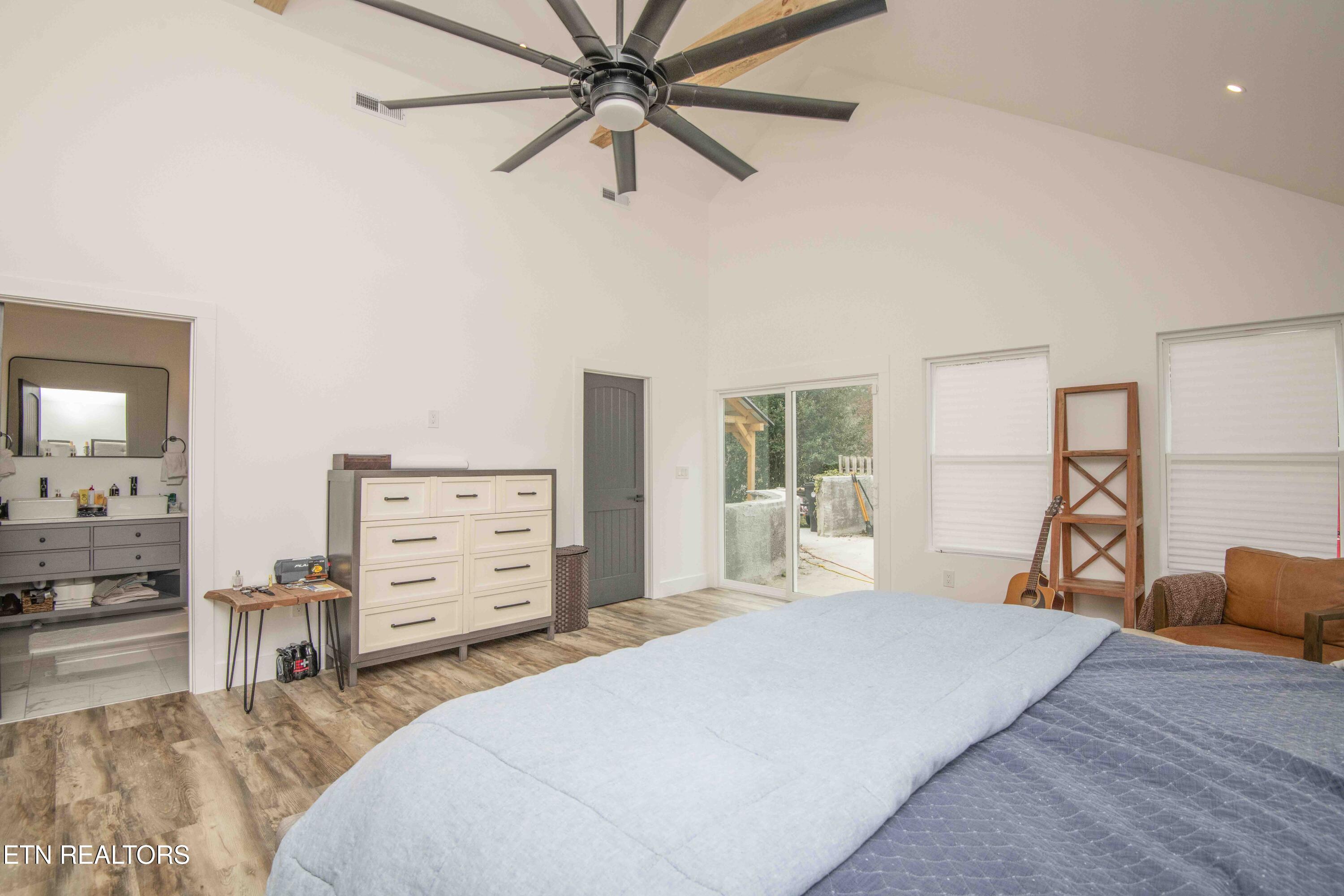 127 Ridge Lane Clinton, TN 37716 - Photo 18 of 50 master bed 3_1