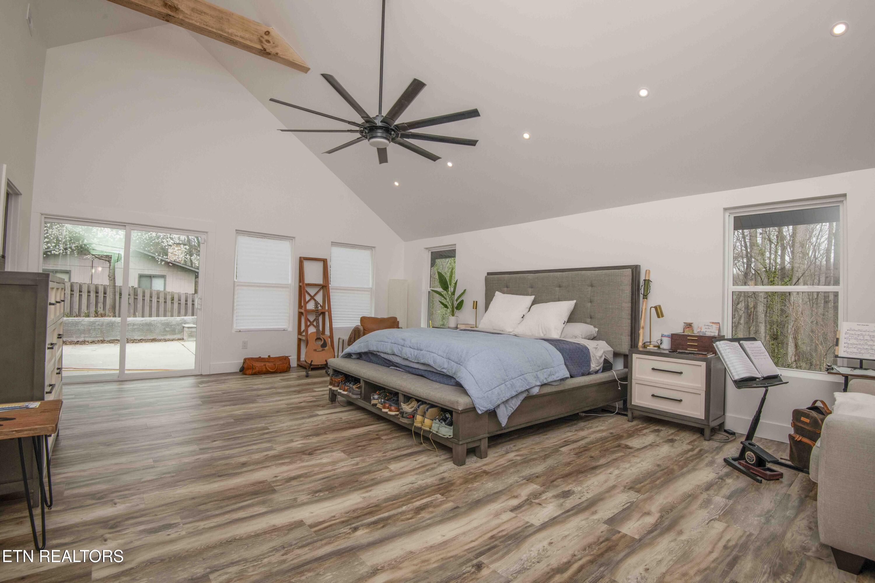 127 Ridge Lane Clinton, TN 37716 - Photo 20 of 50 master bed_1