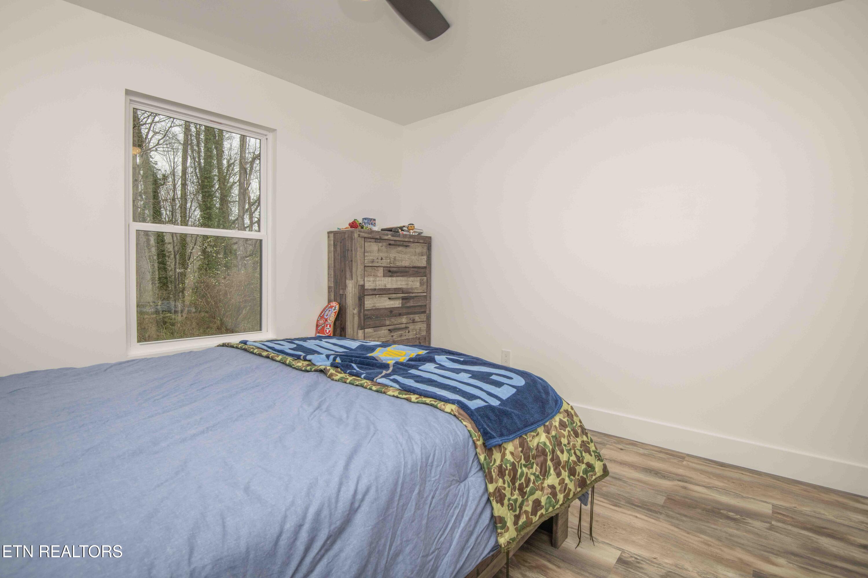 127 Ridge Lane Clinton, TN 37716 - Photo 28 of 50 third bed 1_1