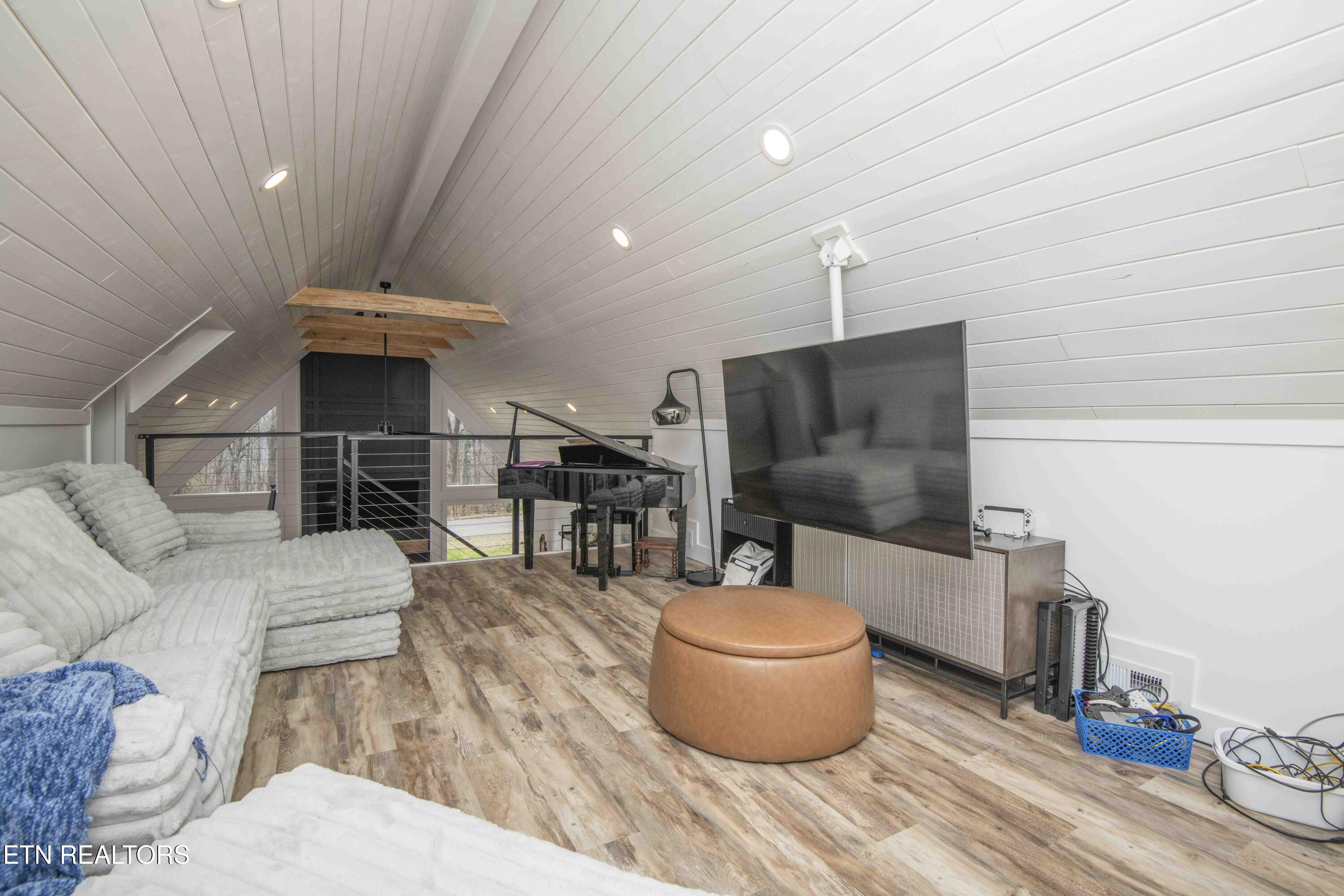 127 Ridge Lane Clinton, TN 37716 - Photo 31 of 50 loft 1_1