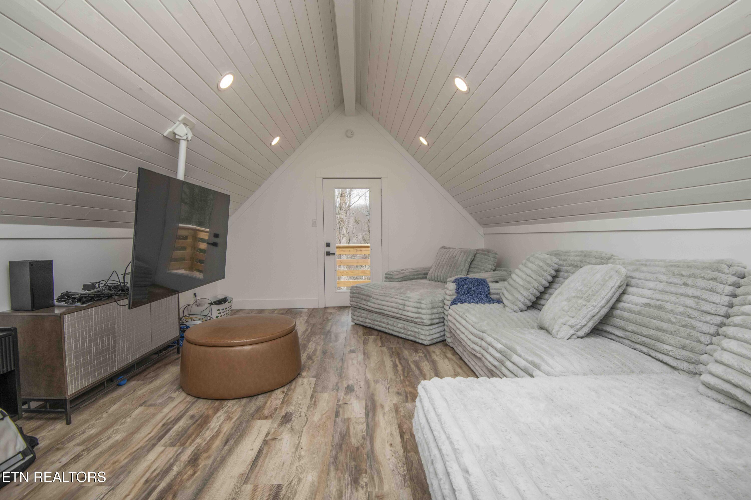 127 Ridge Lane Clinton, TN 37716 - Photo 32 of 50 loft 2_1