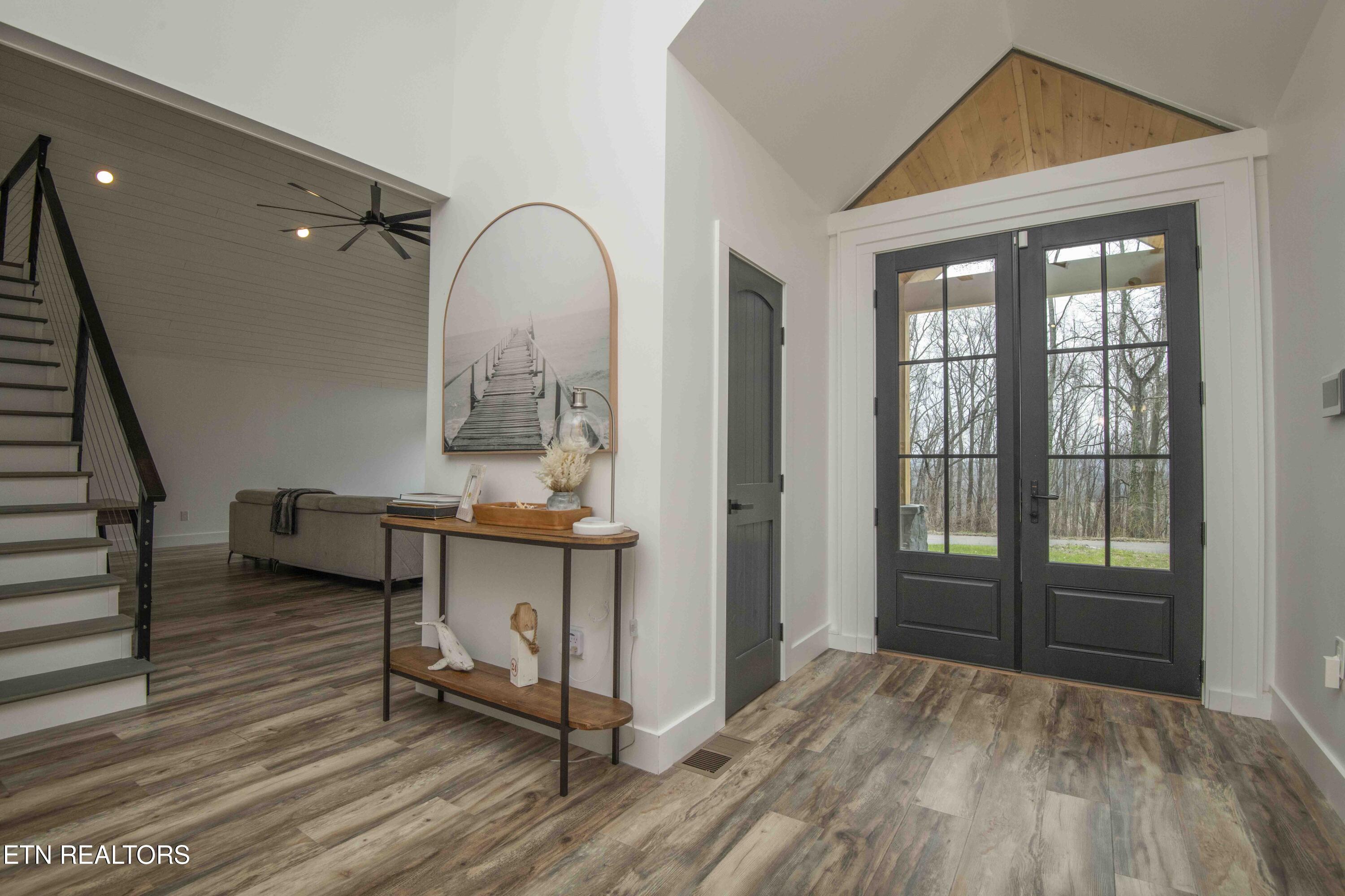 127 Ridge Lane Clinton, TN 37716 - Photo 4 of 50 foyer 1_1