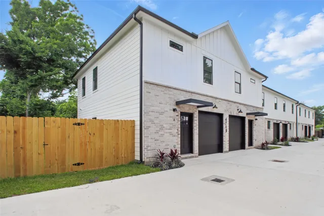 $1,800 | 4719 Mallow Street, Unit B, Houston, TX 77033