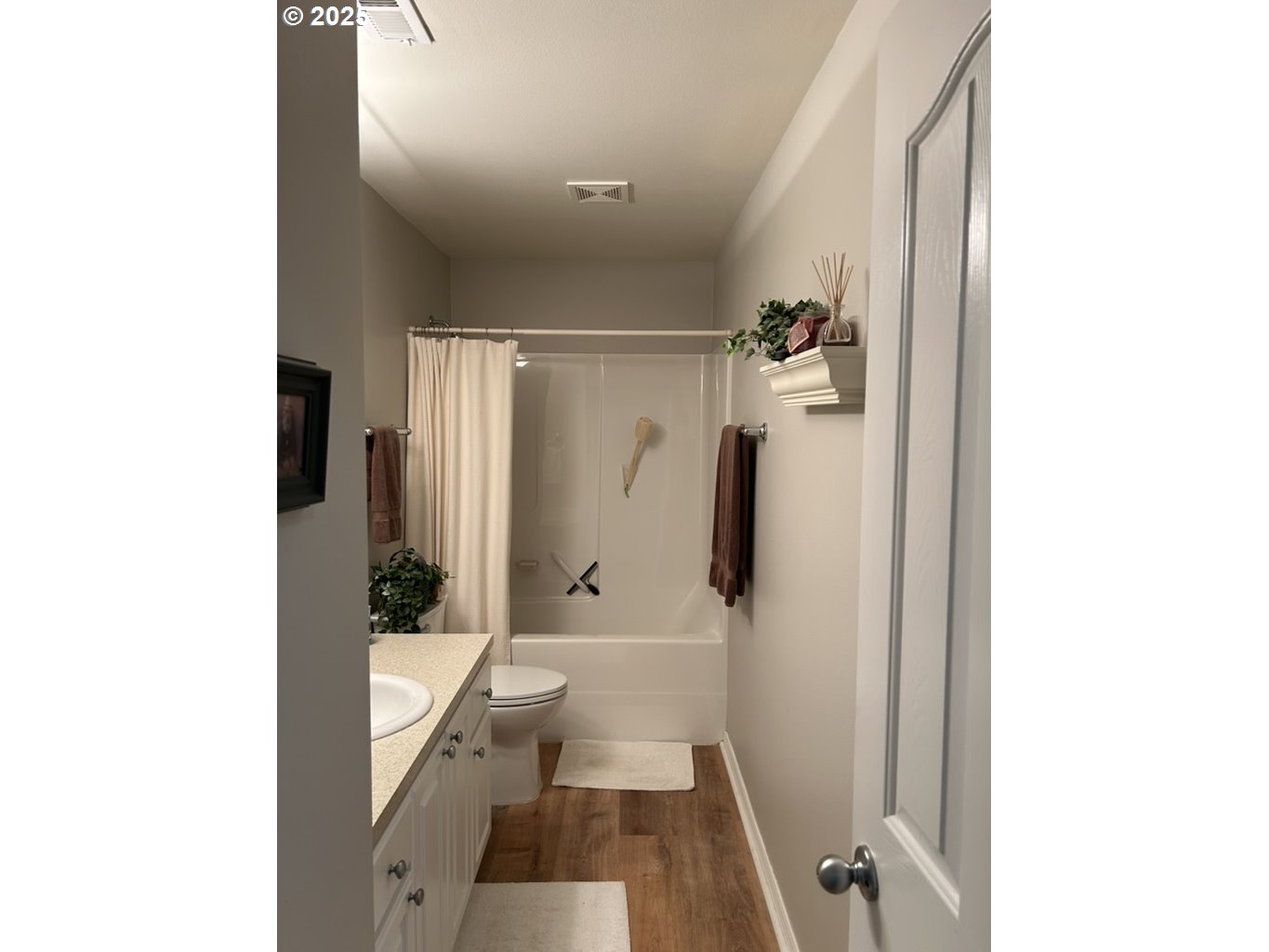 736 Kelsey Loop Molalla, OR 97038 - Photo 16 of 21 Bathroom