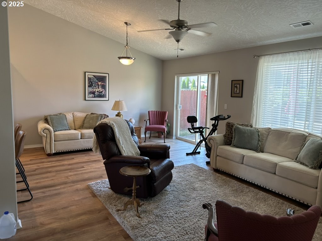 736 Kelsey Loop Molalla, OR 97038 - Photo 9 of 21