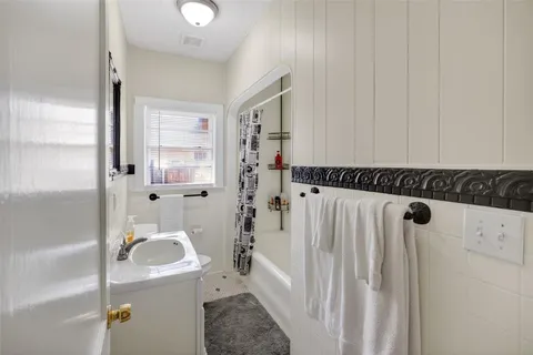 $505,000 | 3315 Rogers Avenue, Fort Worth, TX 76109