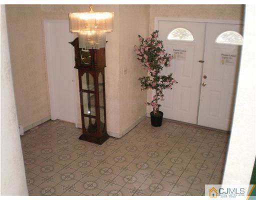 10 Eagle Road Edison, NJ 08820 - Photo 3 of 12