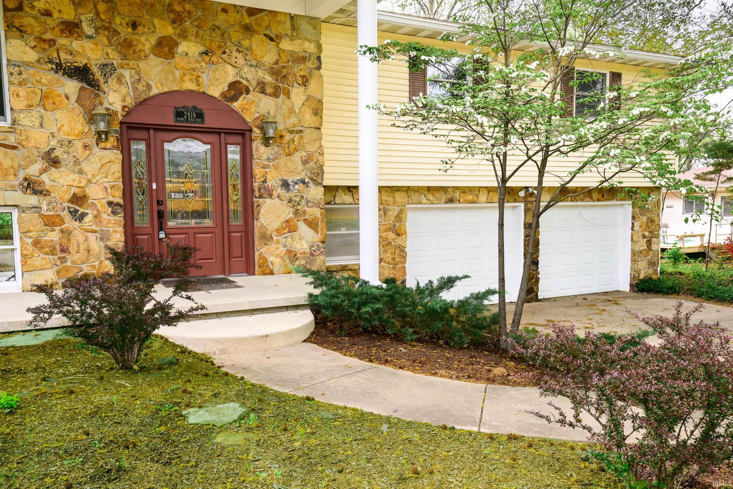2919 North Ramble Road West Bloomington, IN 47408 - Photo 2 of 36