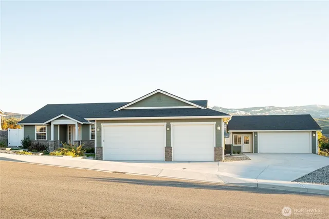 $775,000 | 647 North Newton Avenue, East Wenatchee, WA 98802