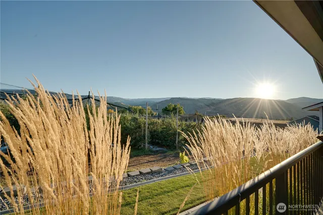 $775,000 | 647 North Newton Avenue, East Wenatchee, WA 98802