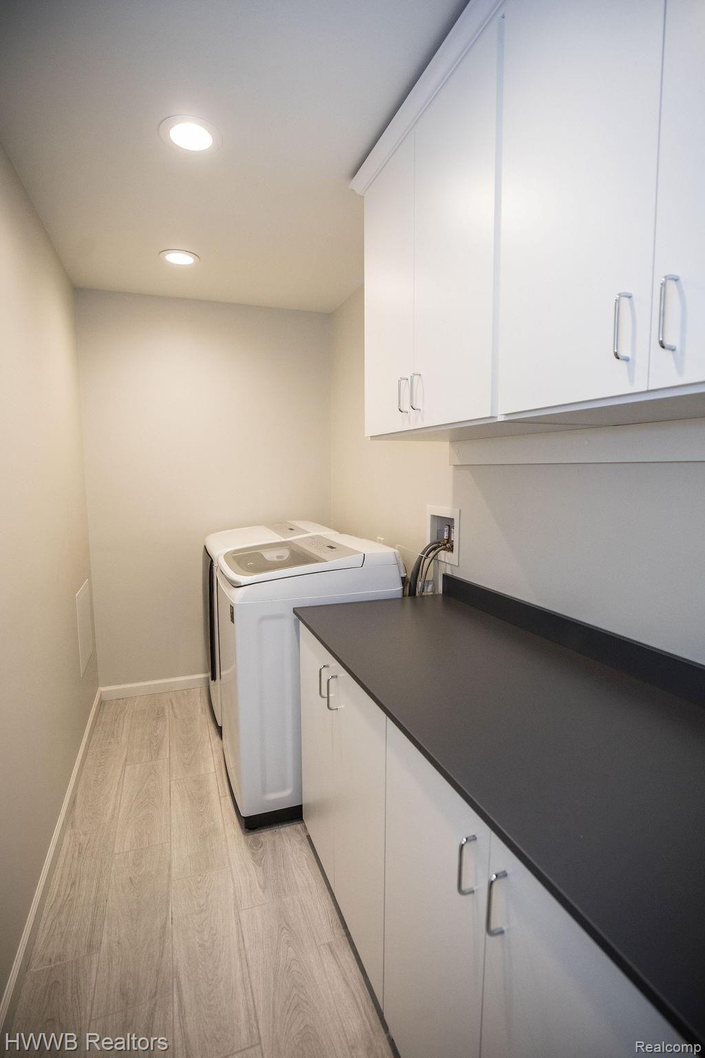 1944 Fairfield Drive Rochester, MI 48306 - Photo 23 of 28 2nd Floor Laundry
