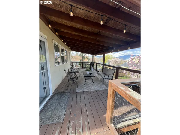 $389,000 | 209 East 10th Street, The Dalles, OR 97058