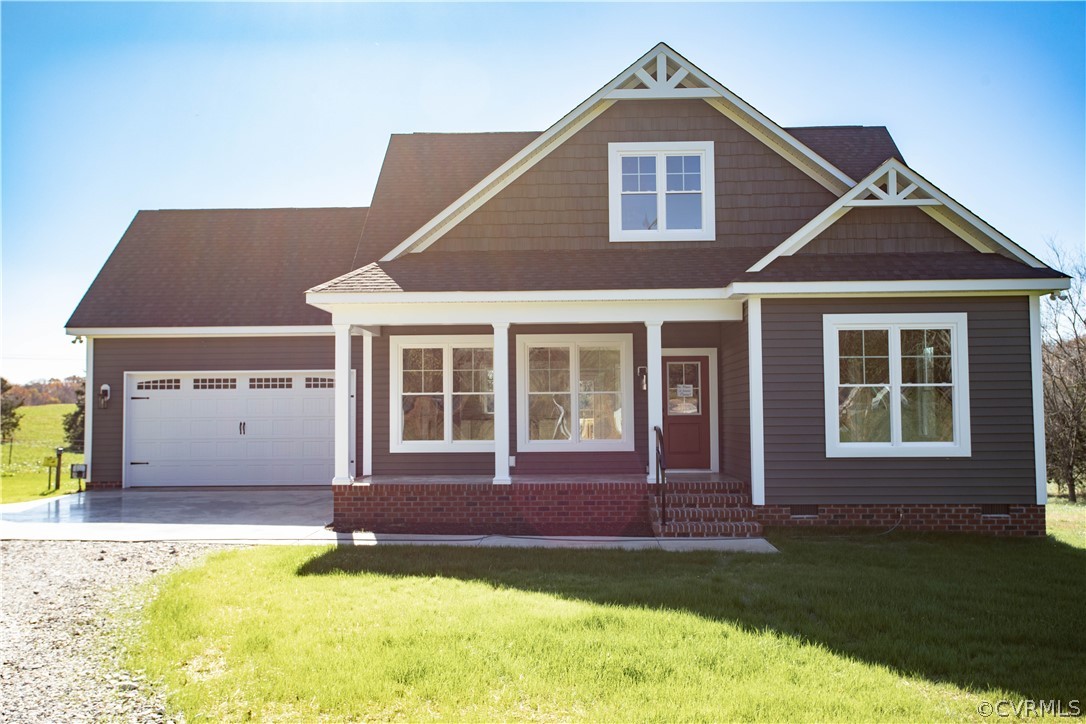 460 Jamestown Road Farmville, VA 23901 - Photo 2 of 50 a front view of a house with a yard