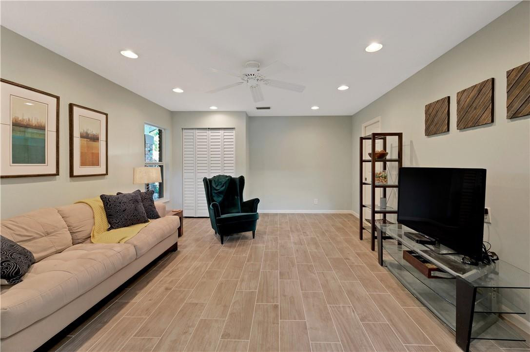 10556 Fenway Place Boca Raton, FL 33498 - Photo 10 of 30 Second bedroom with hallway door