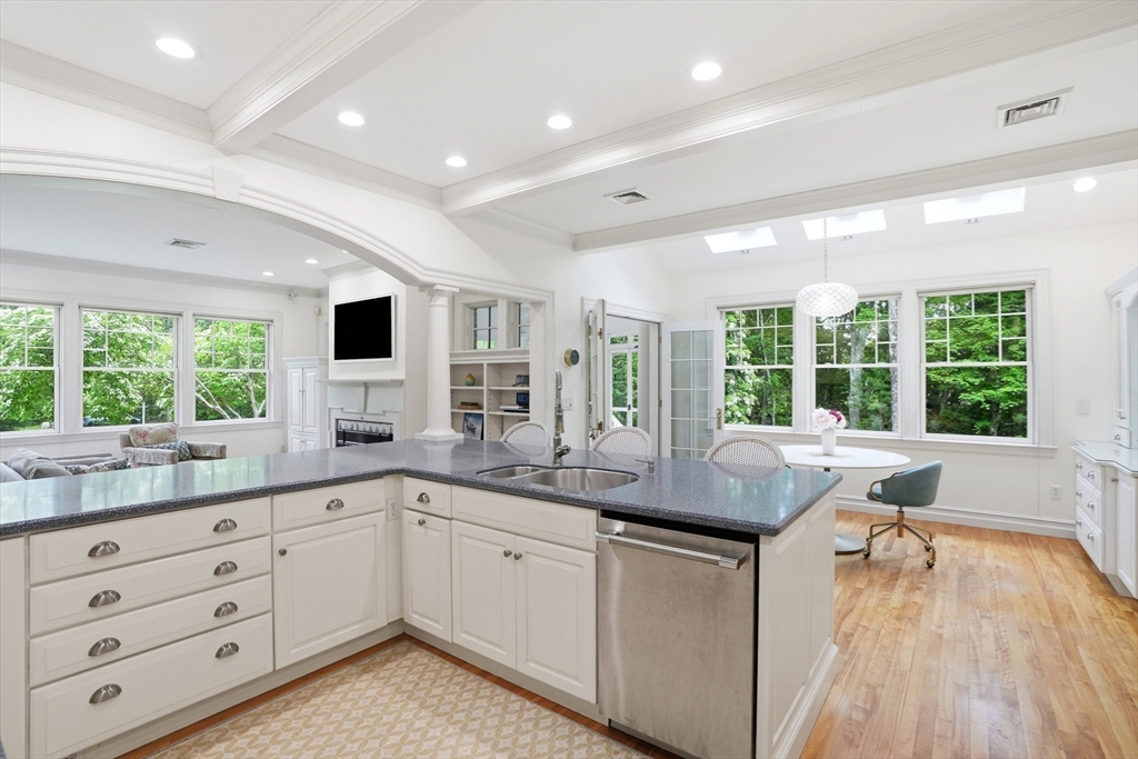 72 Indian Cove Road Marion, MA 02738 - Photo 11 of 40