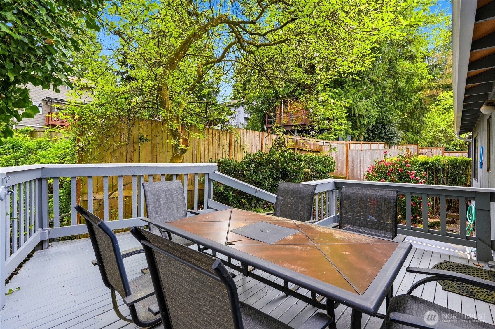 2545 Northeast 95th Street Seattle, WA 98115 - Photo 22 of 40